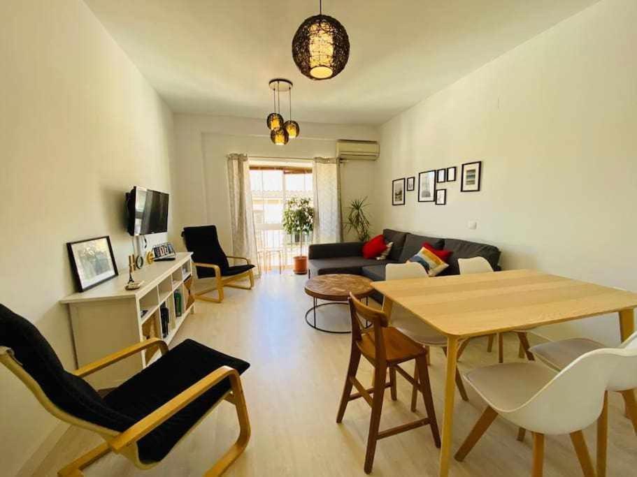 Acogedor Apartamento En El Centro De マラガ エクステリア 写真